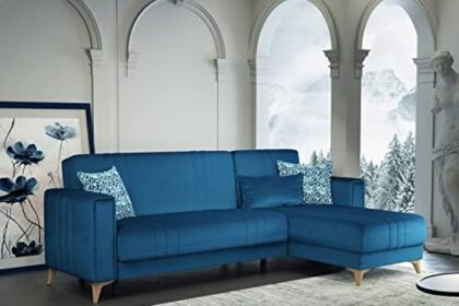 DMORA Miguel, Divano Letto Contenitore ad Angolo con 3 Cuscini Inclusi, Sofàin Tessuto Imbottito con Apertura Click-clack, con penisola Reversibile, Cm 225x151h84, Blu