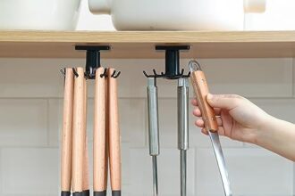 Nmgkokew 2 Pezzi Porta Utensili da Cucina,Ganci per Utensili da Cucina Rotante a 360°,Portautensili Cucina Senza Foratura con 6 Ganci,per Cucina/Bagno/Guardaroba (Nero)