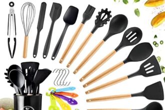 TAVADA Set di Utensili da Cucina in Silicone,49Pezzi,Mestoli,Resistente al Calore con Manico Legno Antiaderenti, Strumento di Cottura Termoresistenti-Nero