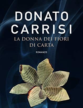 La donna dei fiori di carta