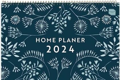 (in tedesco) ‘Home Planer’ Boxclever Press calendario 2023 2024. Planner mensile 16 mesi Set ’23 - Dic ’24. Spazioso, con etichette del mese. Per la famiglia, con liste.