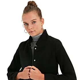 Trendyol Black Chips Closing And Arched Stamp Cappotto Donna