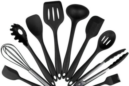 Set di utensili da cucina in silicone da 10 pezzi, senza BPA, Contiene 2 x Spatola Cucchiaio da cucina Mestolo Paletta Spaghetti Spoon Cucchiaio da portata Frusta Tong Pennello (10 pc Nero)