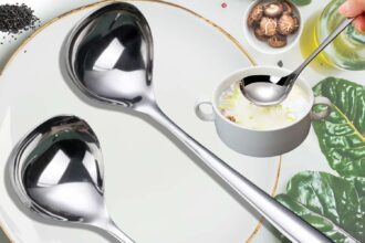 Brateuanoii 2 Pezzi Cucchiai In Acciaio Inox, Mini Mestolo Da Minestra In Acciaio, Mestoli Cucina Per Sugo Salse, SUS 304 Cucchiai Da Zuppa, Cucchiai Zuppa Da 20 cm e 17cm, Per Casa,Ristorante,Cucina
