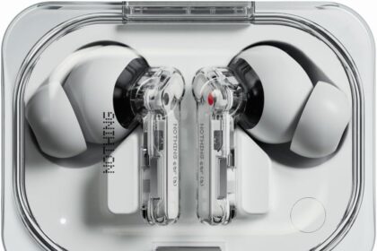 Nothing Ear (a) Cuffie bluetooth con Integrazione di ChatGPT, Cancellazione Attiva del Rumore fino a 45 dB, Audio Hi-Res con LDAC e fino a 42.5 ore di ascolto - Bianco