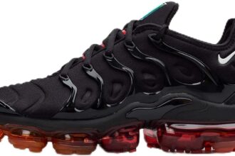 Nike Men's Air Vapormax Plus Sneaker