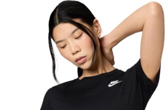 Nike SW Club T-Shirt Donna (Pacco da 1)