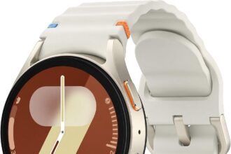Samsung Galaxy Watch7 Smartwatch Galaxy AI, Analisi del Sonno, Controllo con doppio avvicinamento di dita, Batteria a lunga durata, GPS, BT, Ghiera Touch in Alluminio 40mm Cream [Versione italiana]