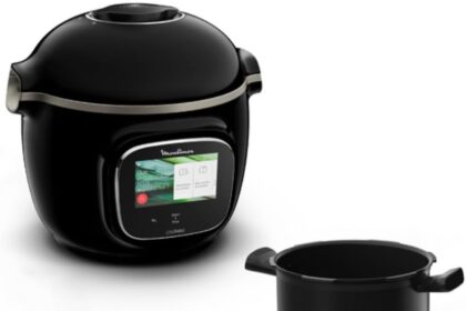 Moulinex CE9028 Cookeo Touch WiFi Multicooker, Touch Screen Interattivo, 1600W, Capacità 6L, Robot da Cucina Multifunzione con 13 Programmi Automatici, Ricette Pronte in Meno di 10 Minuti