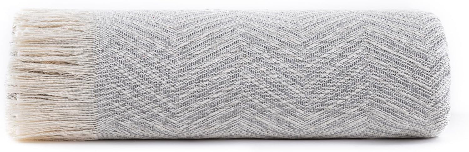 Todocama, Multipurpose Quilt for Sofa, Blanket, Bed Blanket, Sofa Cover, Made in Spain, Herringbone Pattern (125 x 180 cm, Light Grey)