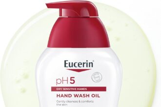 Eucerin pH5 Hand Cleansing Oil 250 ml, Liquid Hand Soap with Nourishing Oils for Intense Hydration, Dry and Sensitive Skin Cleaner Suitable for Daily Use and Frequent Washes