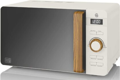 Swan Nordic 20L Digital Microwave Oven 6 Power Levels, 30 Minute Timer, Easy Cleaning, Defrost Mode, Wood Effect Handle, Matt White