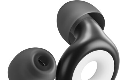 Loop Experience 2 Plus Ear Plugs - Certified Hearing Protection Designed for Concerts & Festivals, Live Events & Sports & Nightlife - Noise Reduction by 17dB (High Fidelity) + Mute