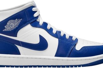 Nike Wmns Air Jordan 1 Mid Women's Basketball Shoes, White Hyper Royal White, 40 EU