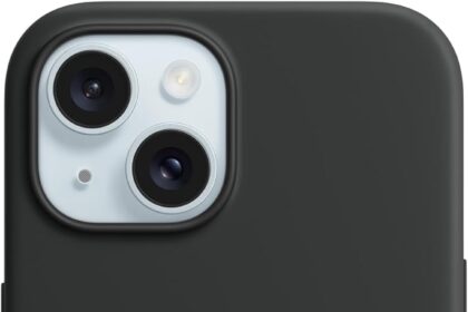 Apple Custodia MagSafe in silicone per iPhone 15 - Nero ​​​​​​​