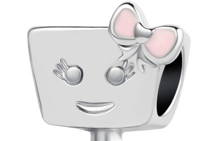 MiniJewelry Women Girls Beads Charms for Bracelets Pendant Necklaces Love Heart Key Dreamcatcher Clover Lucky Glass Wine Moon Owl Robot Tiara Graduation