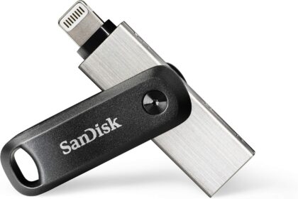 SanDisk 128GB iXpand Flash Drive Go with Lightning and USB 3.0 Connectors, for iPhone/iPad, PC and Mac